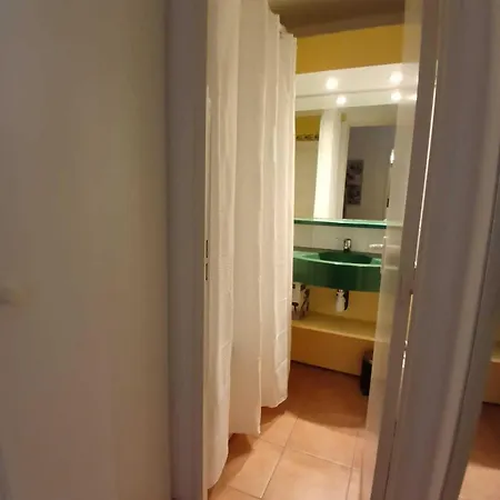Appartement Avec Piscines Et Jardin Proche